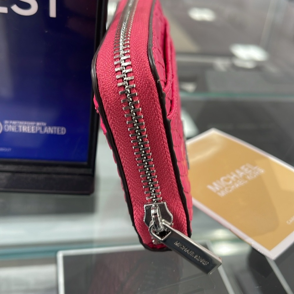Michael Kors Women Md Zip Around Card Case Coin Pouch Wallet Electric Pink
NWT - Picture 13 of 16